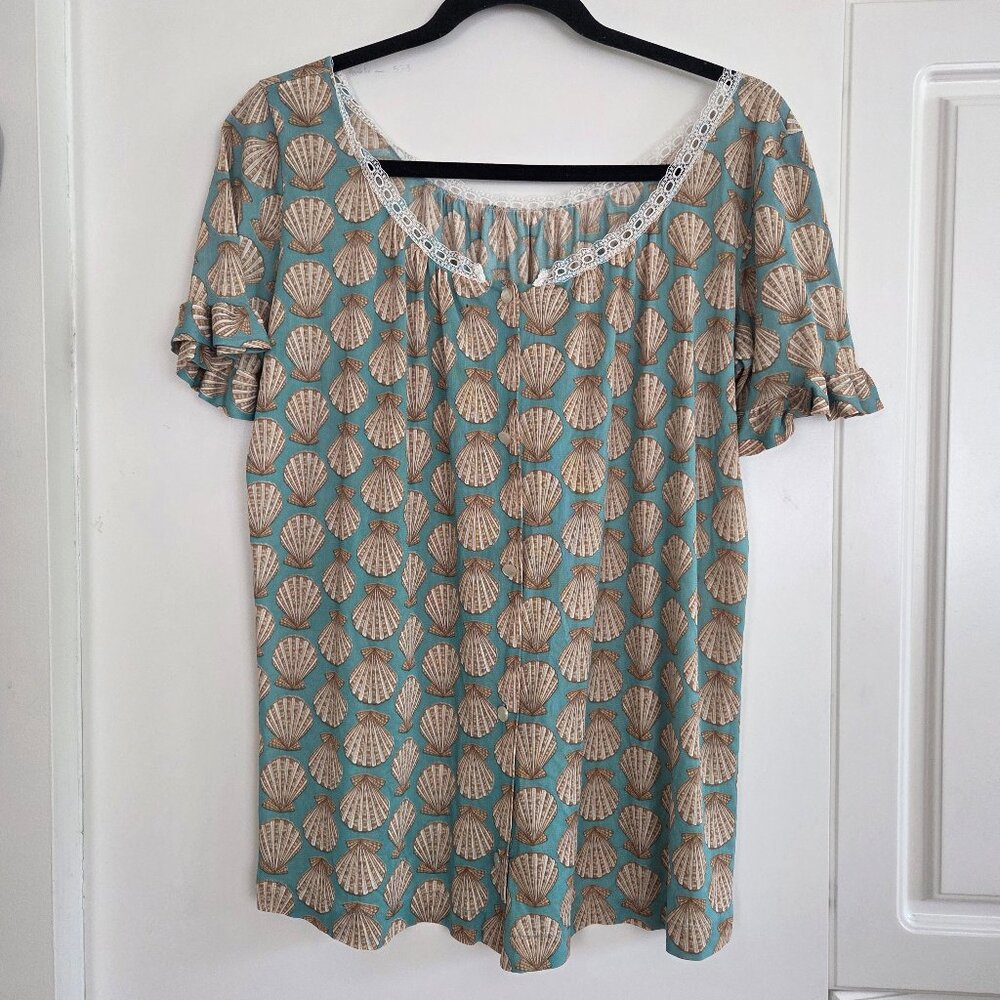 🐚 Vintage Seashell print Blouse – Coastal Boho Vibe